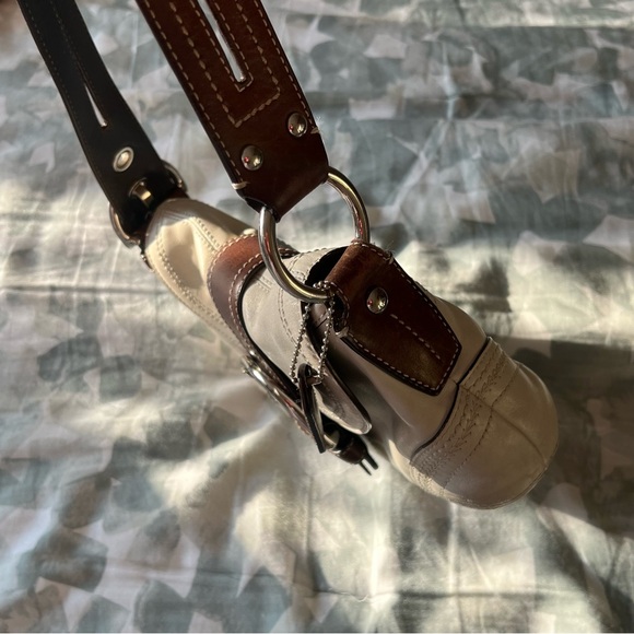 ⭐️Y2K Vintage COACH SOHO Satchel Shoulder Bag, silver hardware⭐️ - Picture 2 of 5